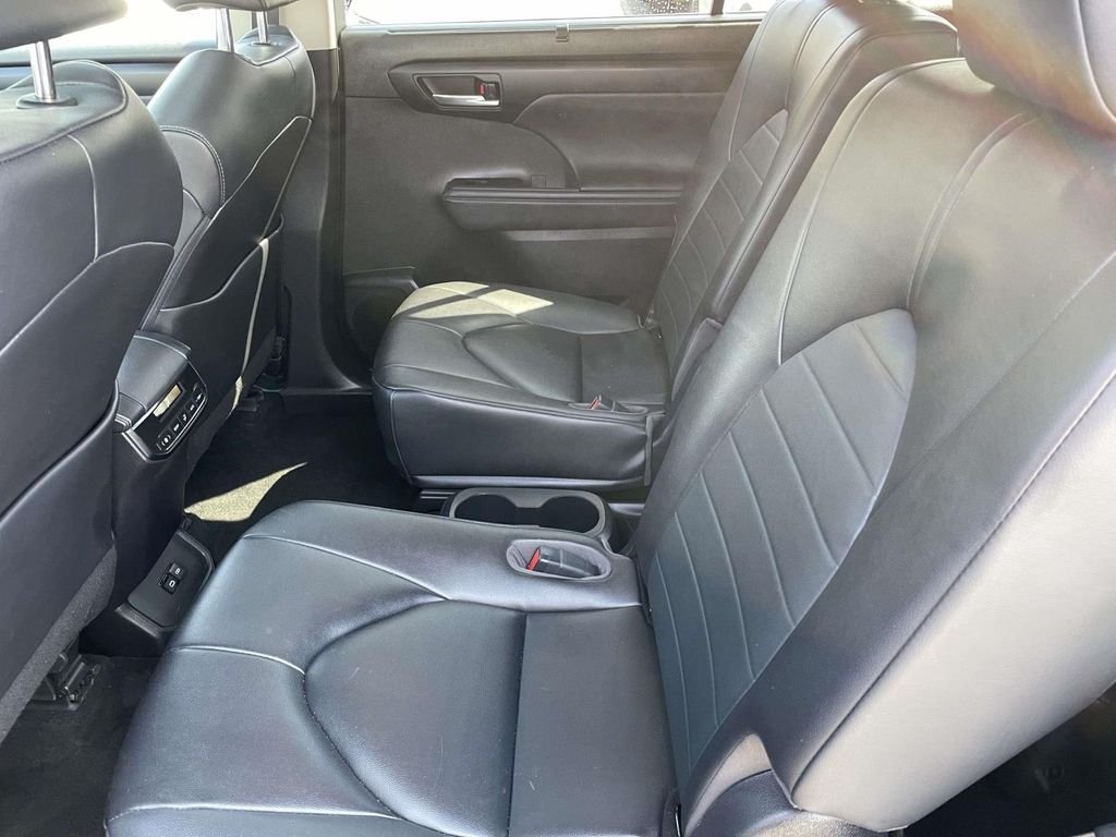 2023 Toyota Highlander XLE - Photo 22