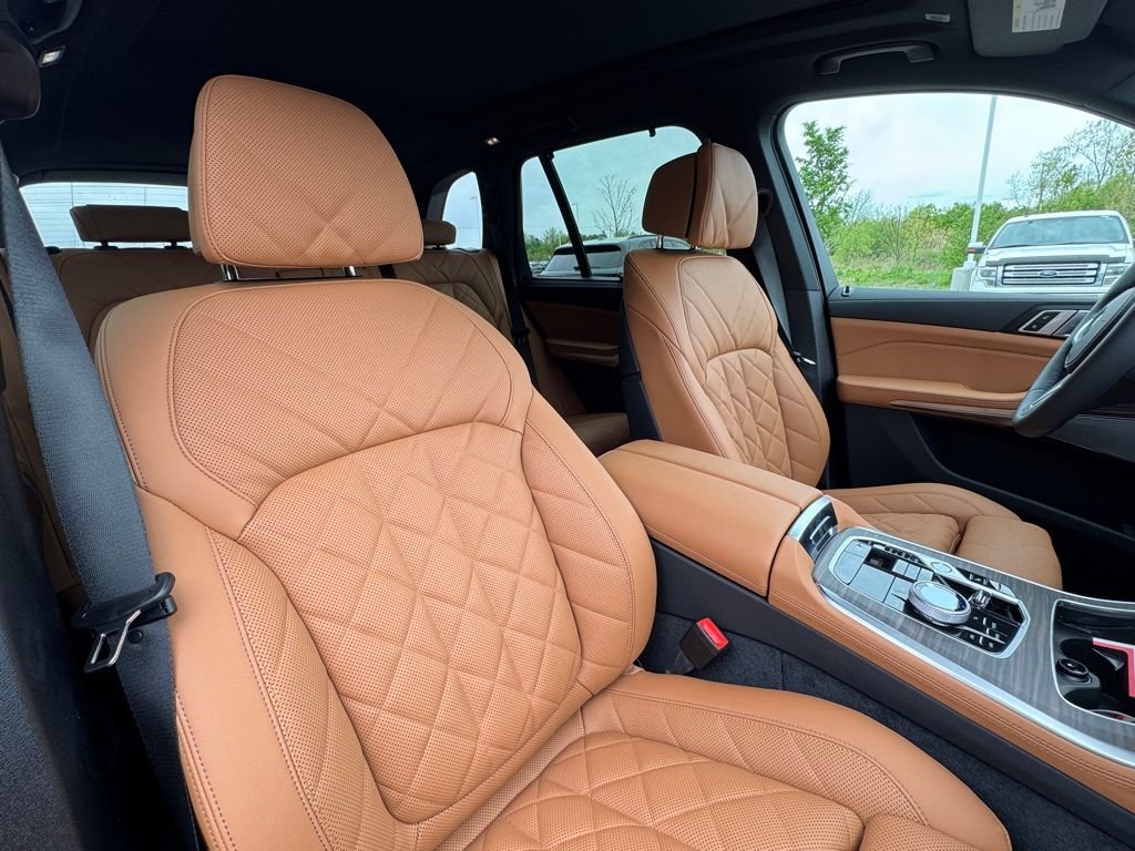 Used 2026 Green BMW M60i image 27
