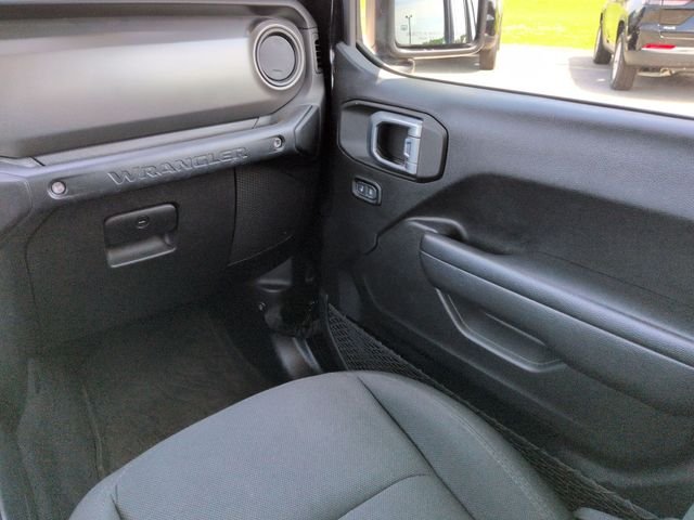 Used 2023 Black Jeep Sport S image 17