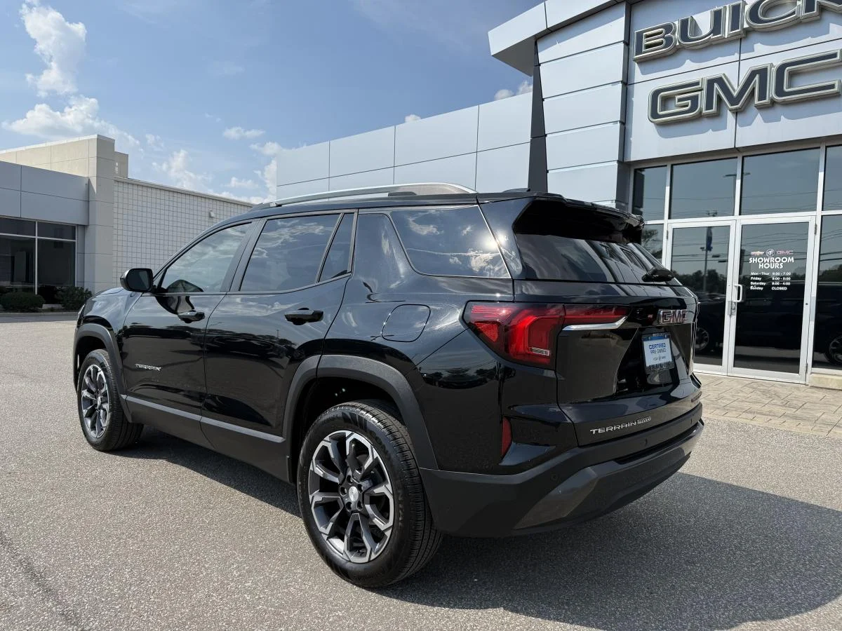 Certified Used 2025 Black GMC Awd Elevation image 3