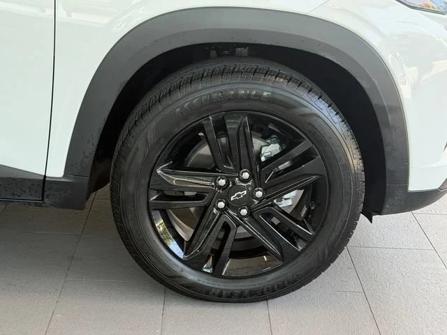 Used 2025 Summit White Chevrolet ACTIV image 9