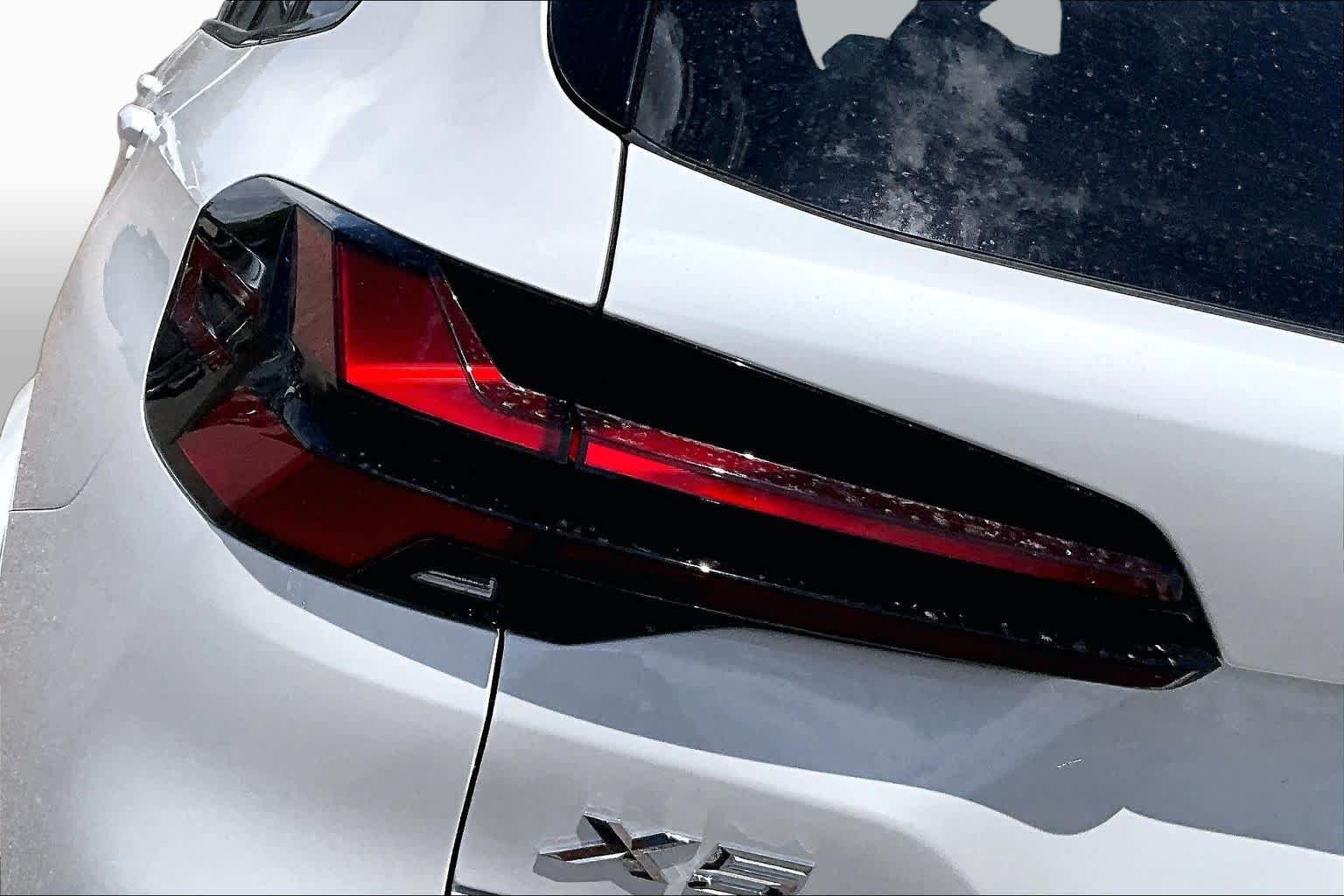 New 2026 Mineral White Metallic BMW xDrive40i image 14