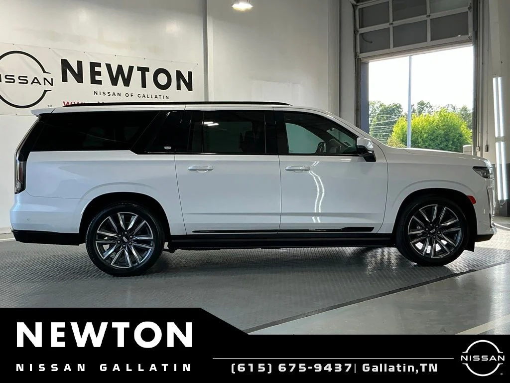 Used 2021 Crystal White Tricoat Cadillac Sport Platinum image 34