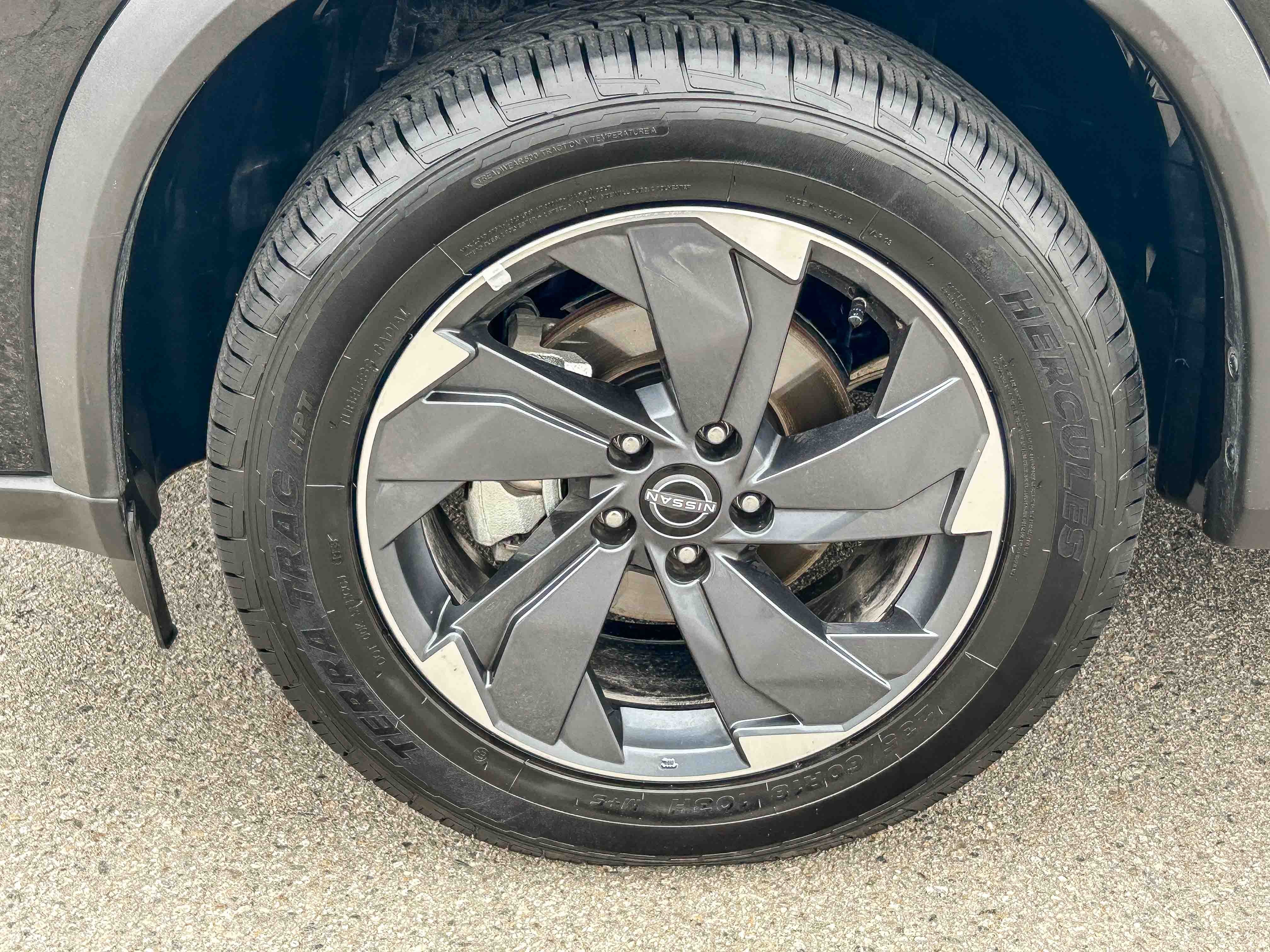 2025 Nissan Rogue SV - Photo 10