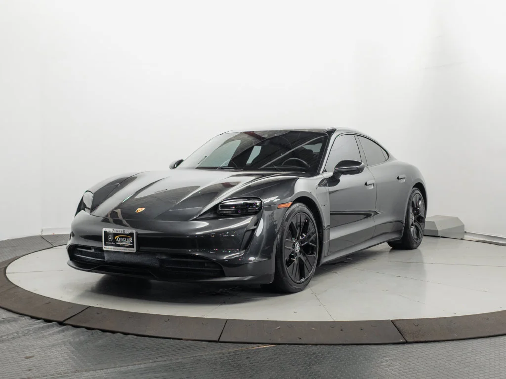 Used 2022 Volcano Grey Metallic Porsche Base image 3