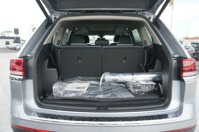 New 2026 Silver Mist Metallic Volkswagen 2.0T SE w/Technology image 8