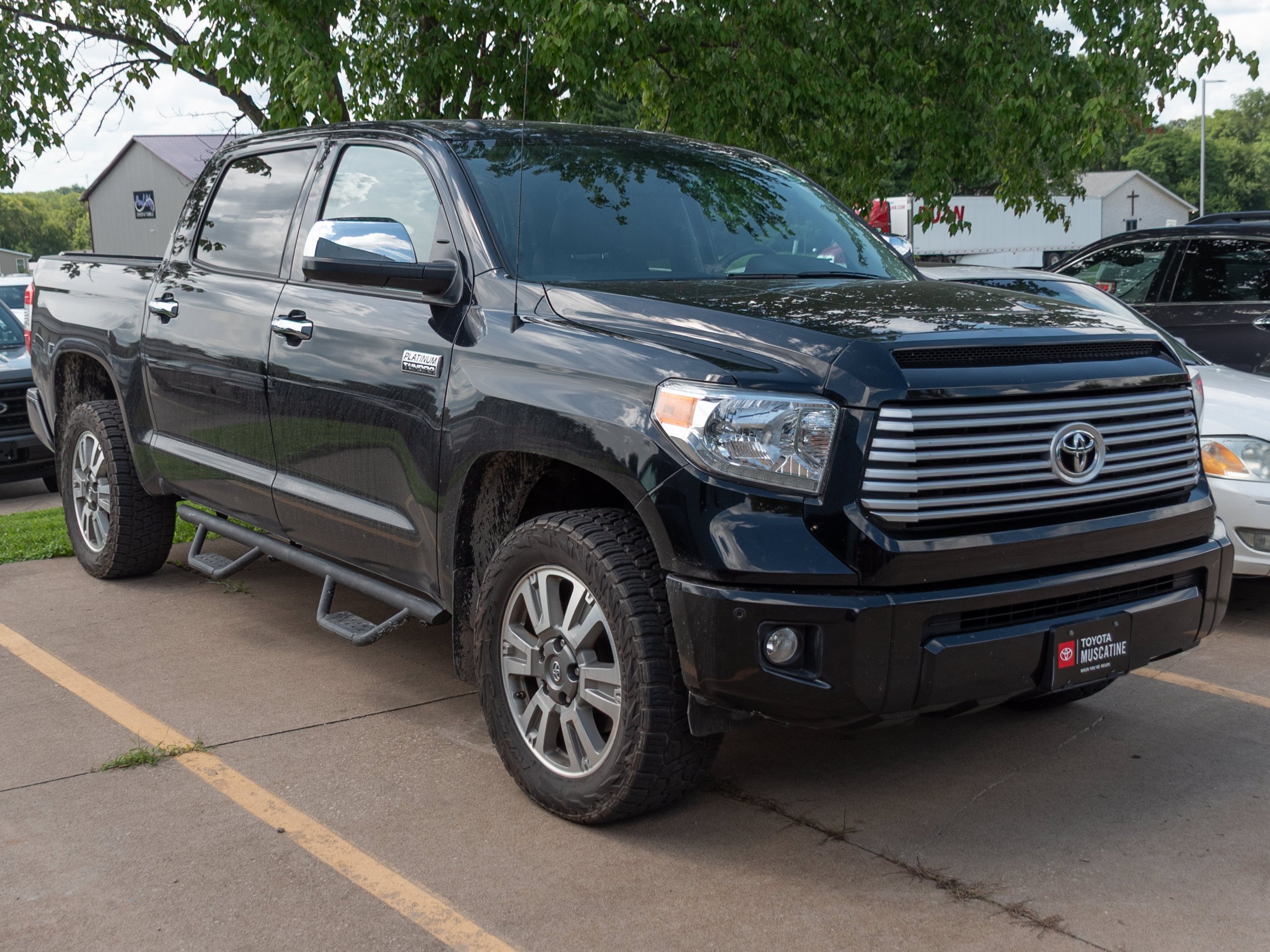 Used 2016 Black Toyota Platinum image 1