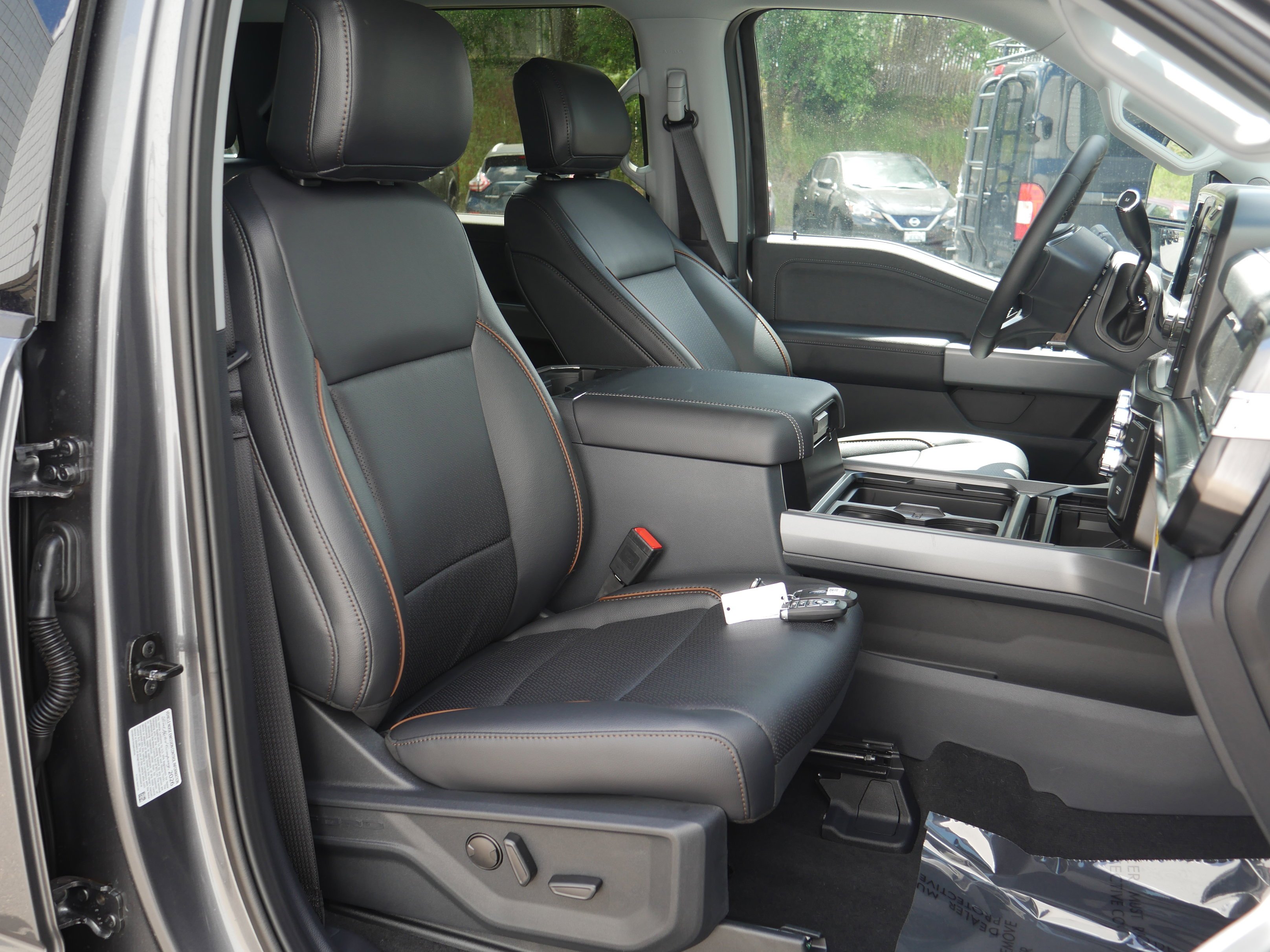 New 2026 Carbonized Gray Metallic Ford F-350® Lariat® image 33