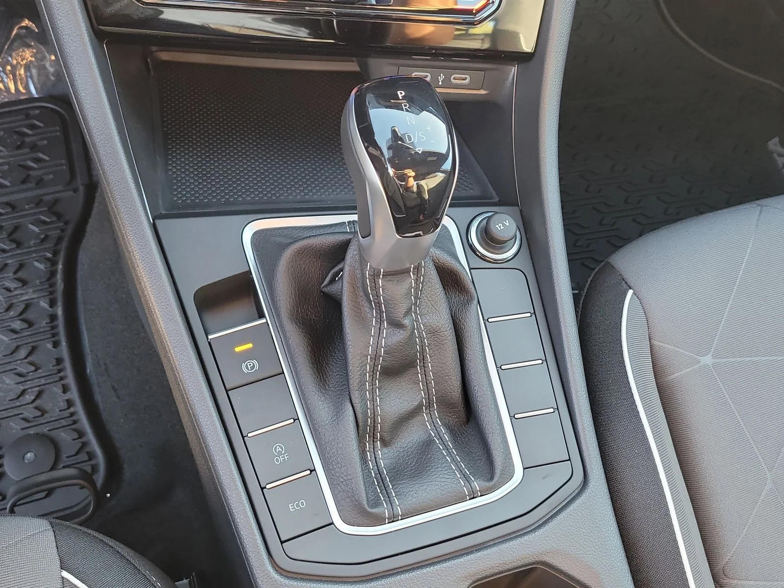 2026 Volkswagen Jetta Sport - Photo 25