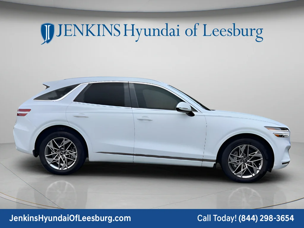 Used 2025 White Genesis 2.5T image 2