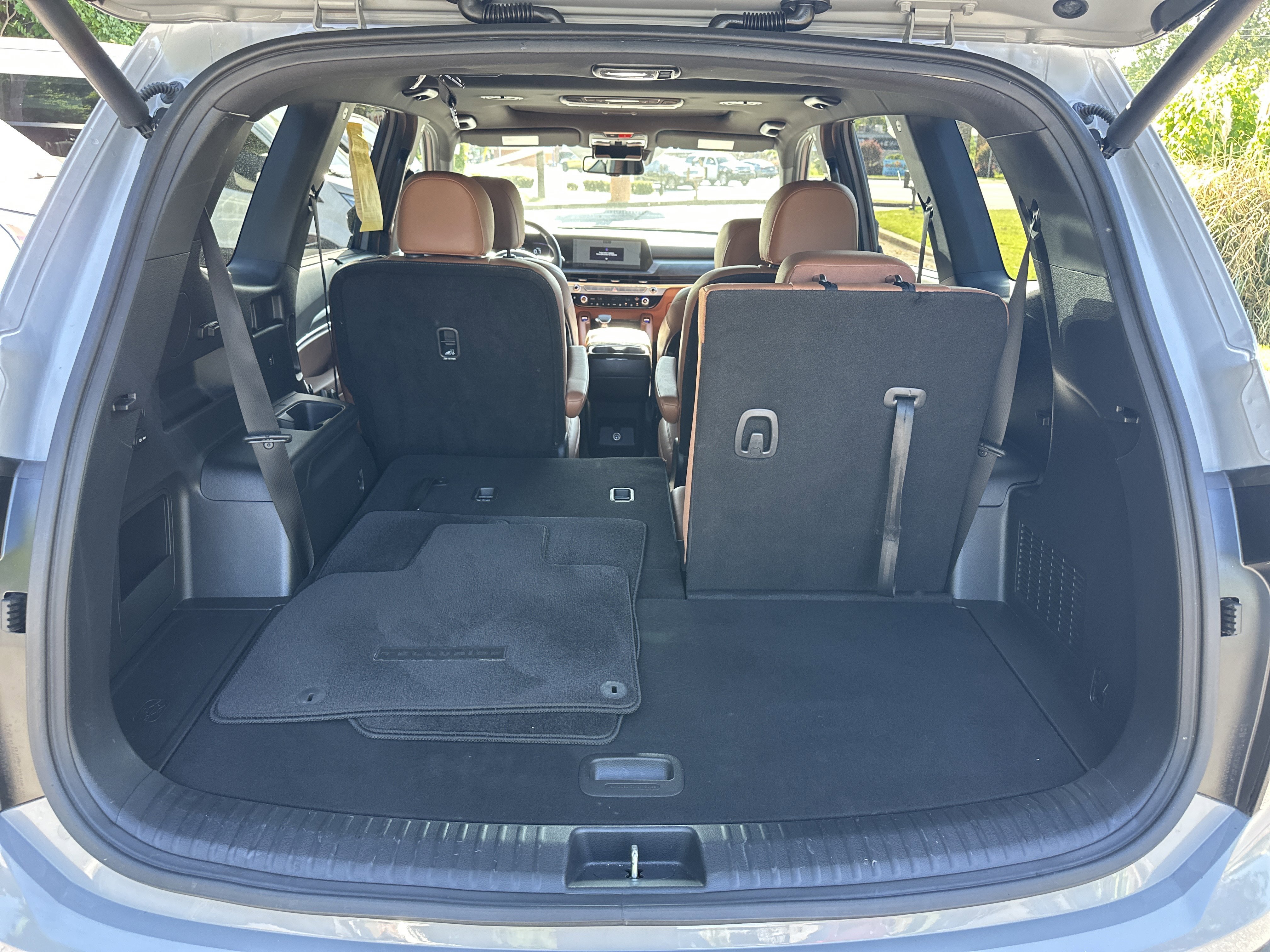 Certified Used 2023 Wolf Gray Kia EX X-Line image 24