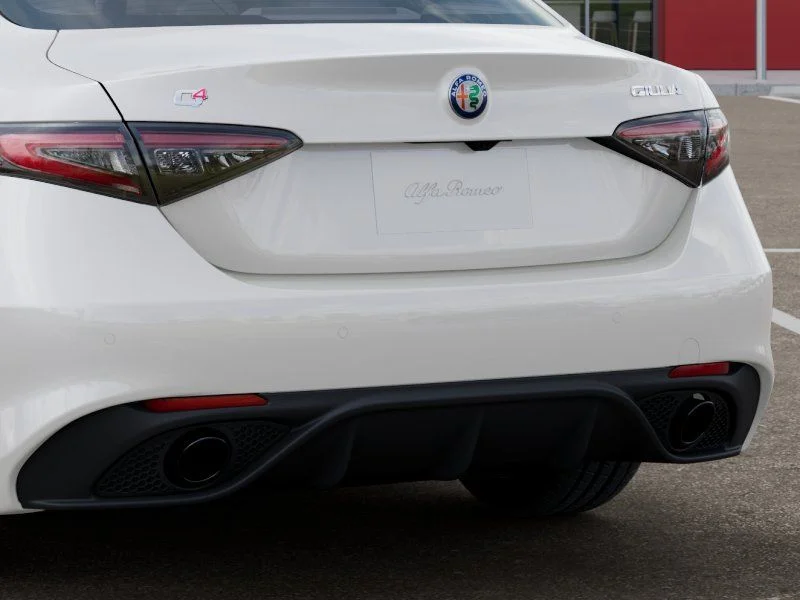 New 2025 Milano White Exterior Paint Alfa Romeo Base image 14
