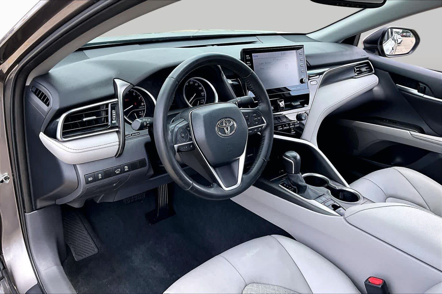 Used 2024 Predawn Gray Mica Toyota XLE image 18
