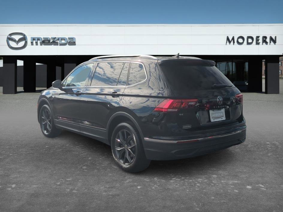 Used 2023 Platinum Gray Metallic Volkswagen SE image 3