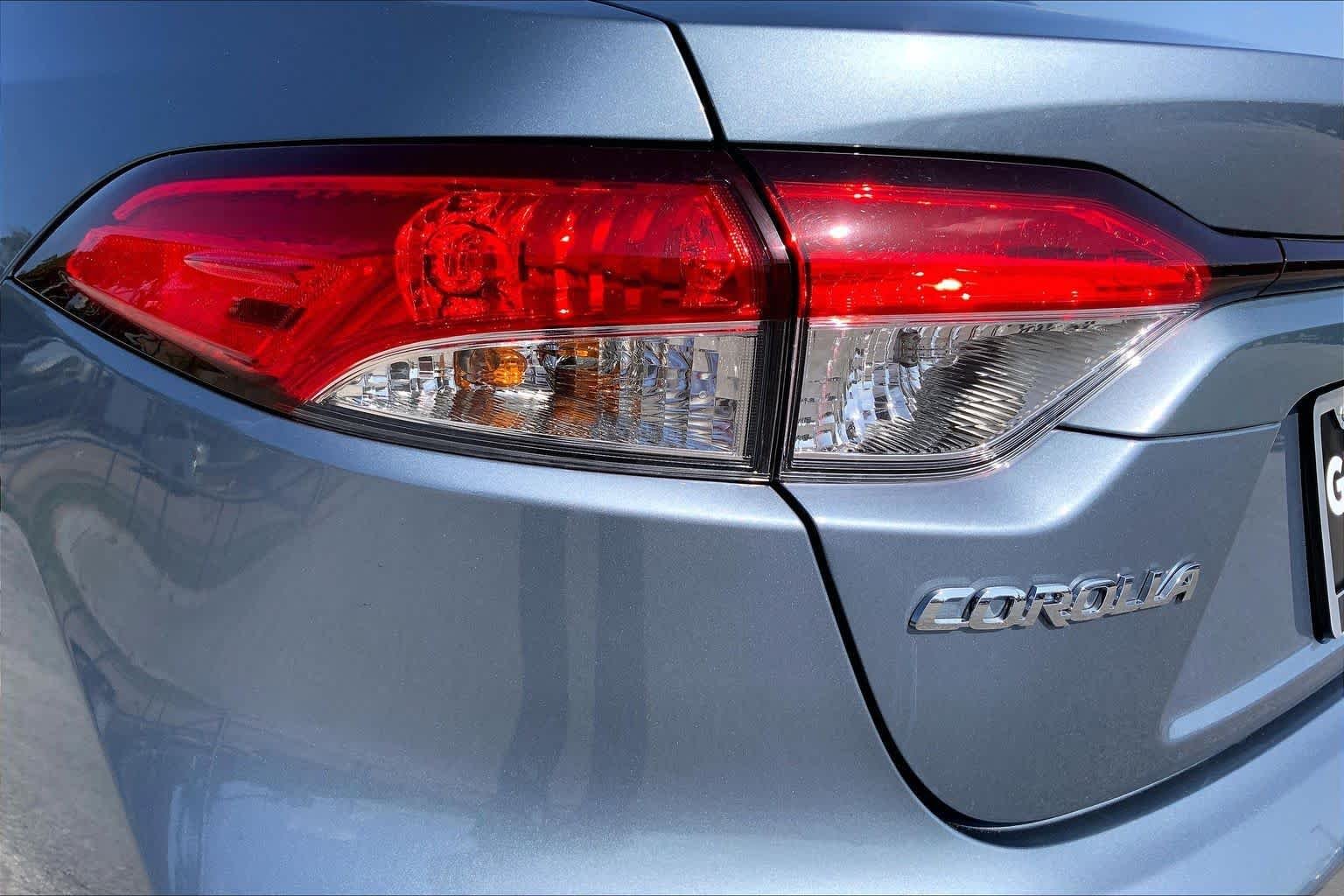 Used 2026 Celestite Toyota Hybrid LE image 28