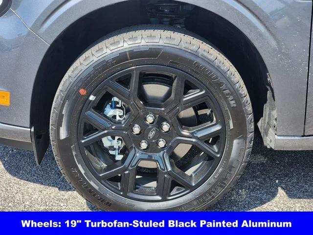 New 2026 Carbonized Gray Metallic Ford Lobo™ image 10