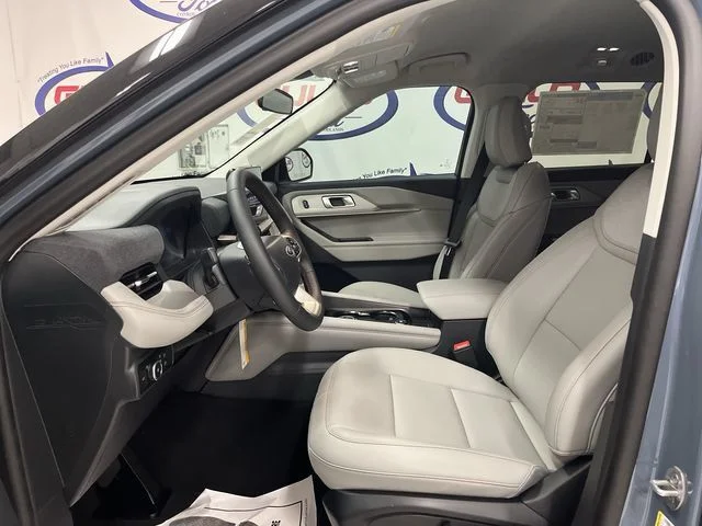 New 2026 Vapor Blue Metallic Ford Active image 12