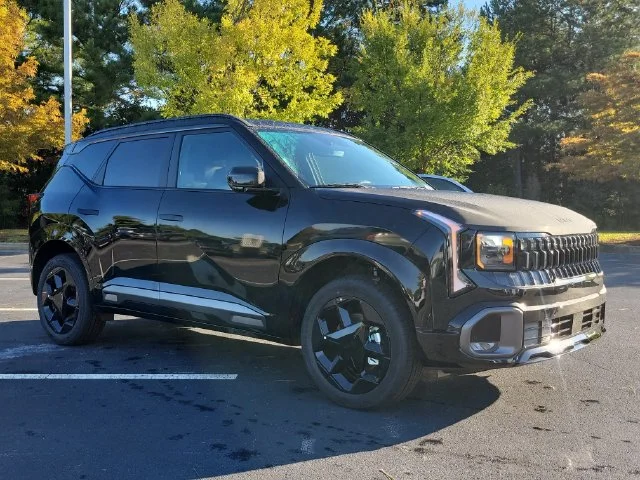 New 2027 Aurora Black Pearl Kia X-Line S image 3