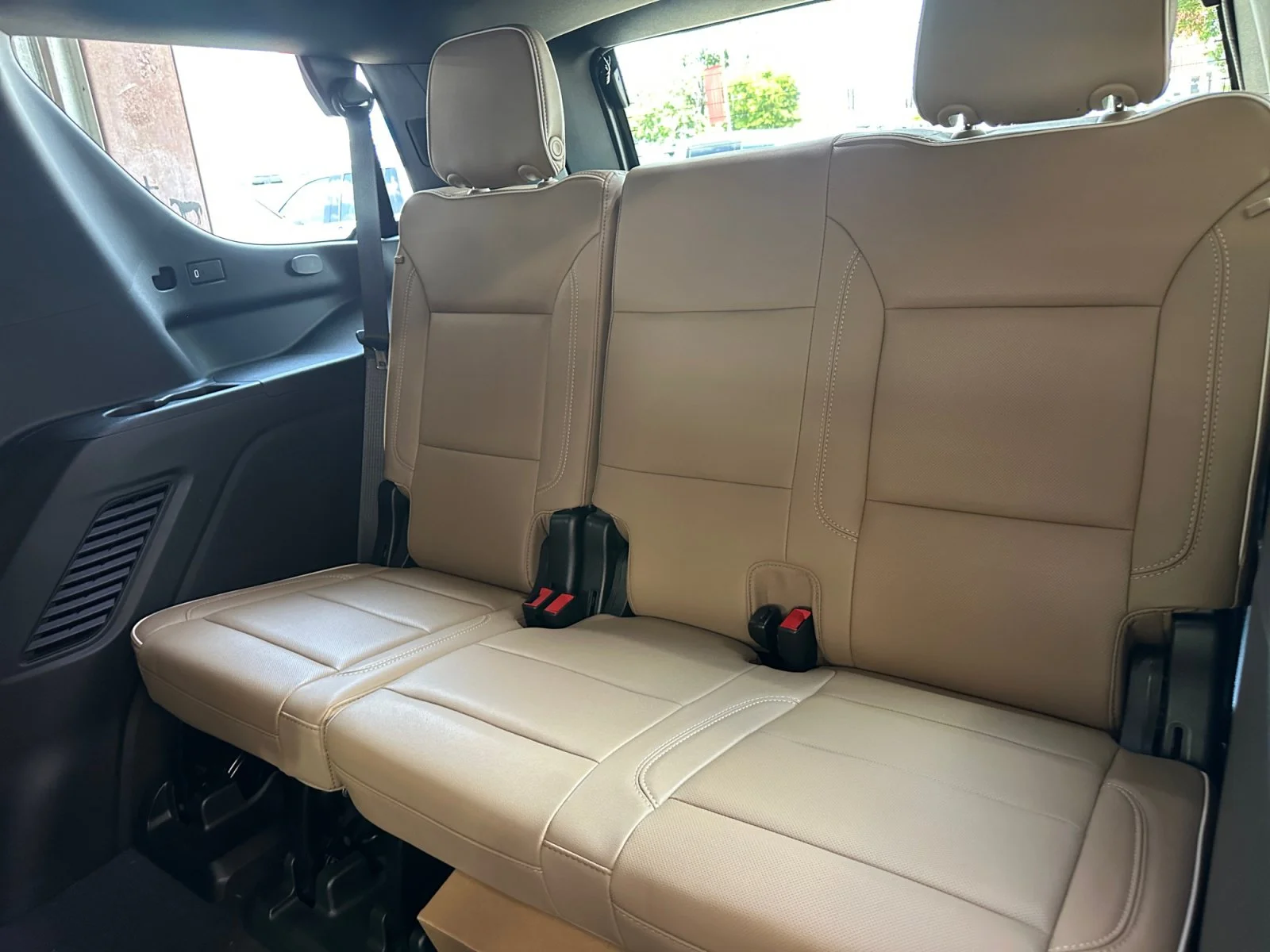Used 2023 Iridescent Pearl Tricoat Chevrolet Premier image 25