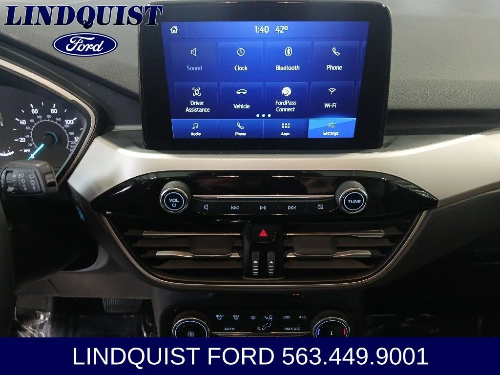 Used 2022 Oxford White Ford SE image 15