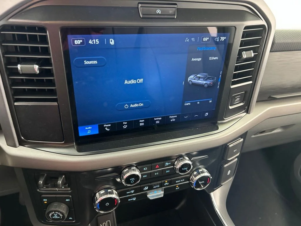New 2026 Oxford White Ford XLT image 17