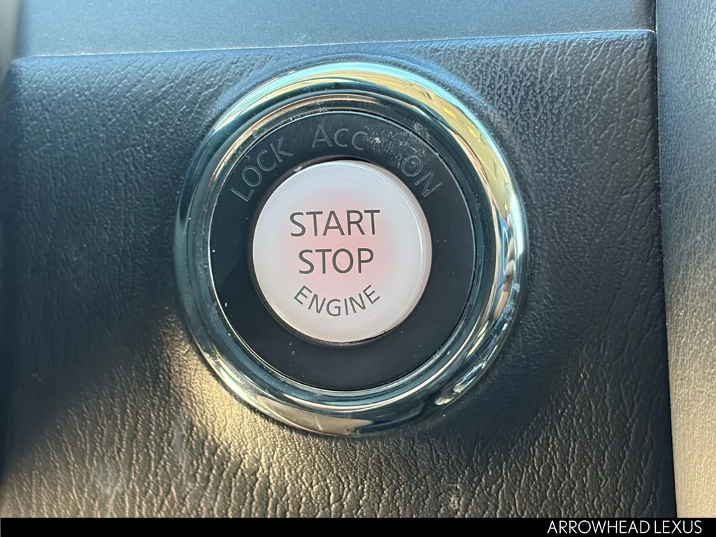 Used 2018 Black Nissan Platinum image 25