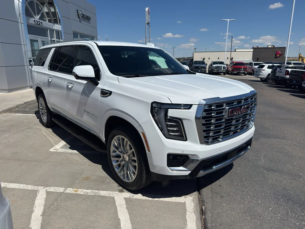 Used 2025 White GMC Denali image 7