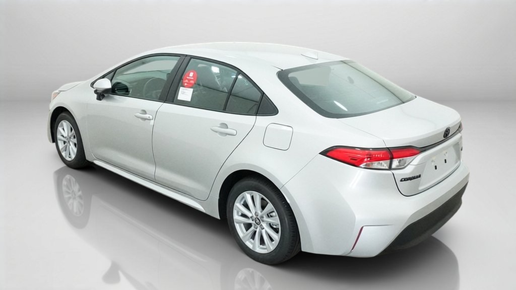 New 2027 Classic Silver Metallic Toyota LE image 14