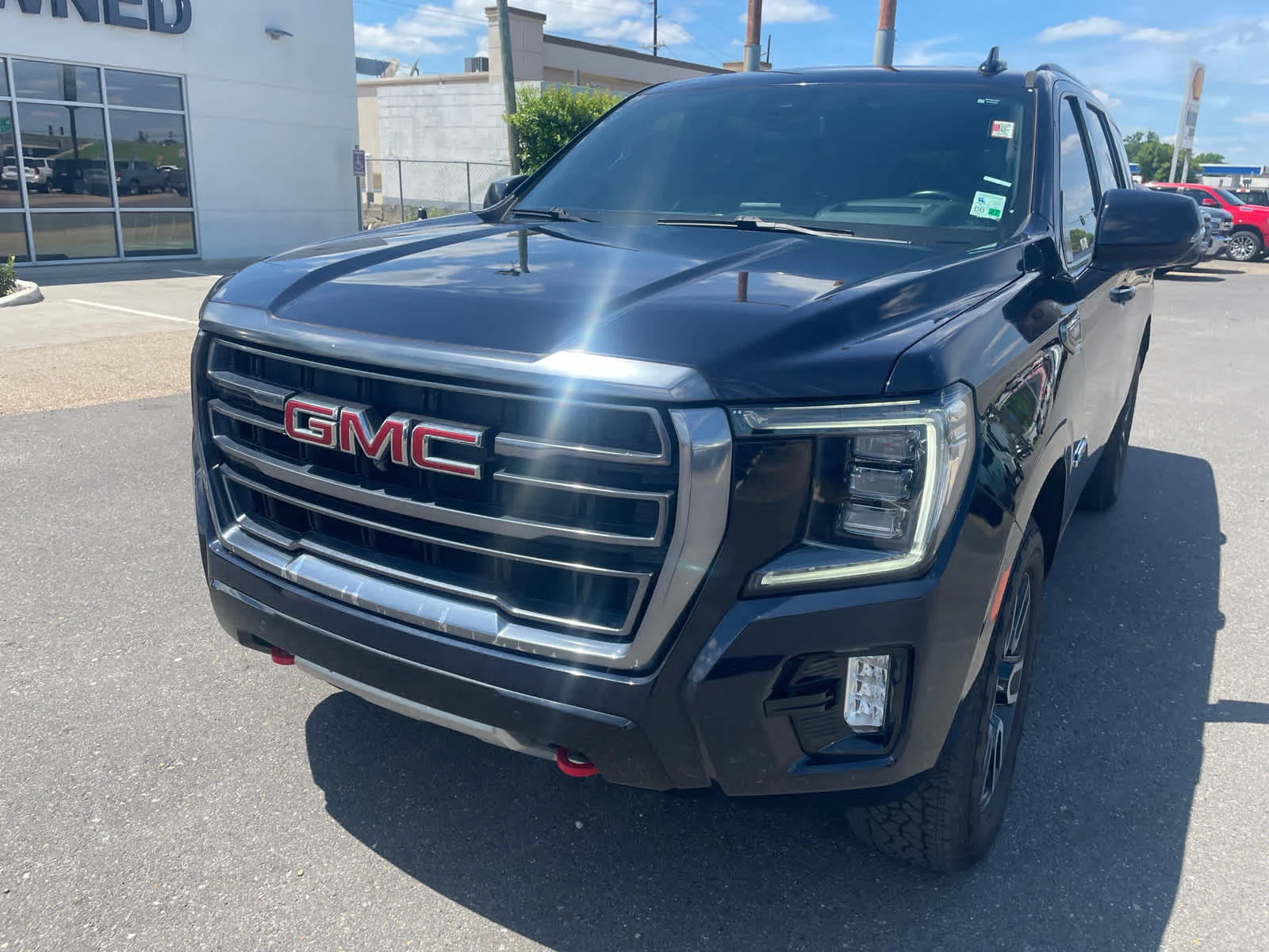 2023 GMC Yukon AT4 - Photo 3