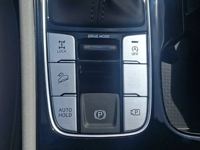 New 2026 Silver Hyundai SEL Plus image 17