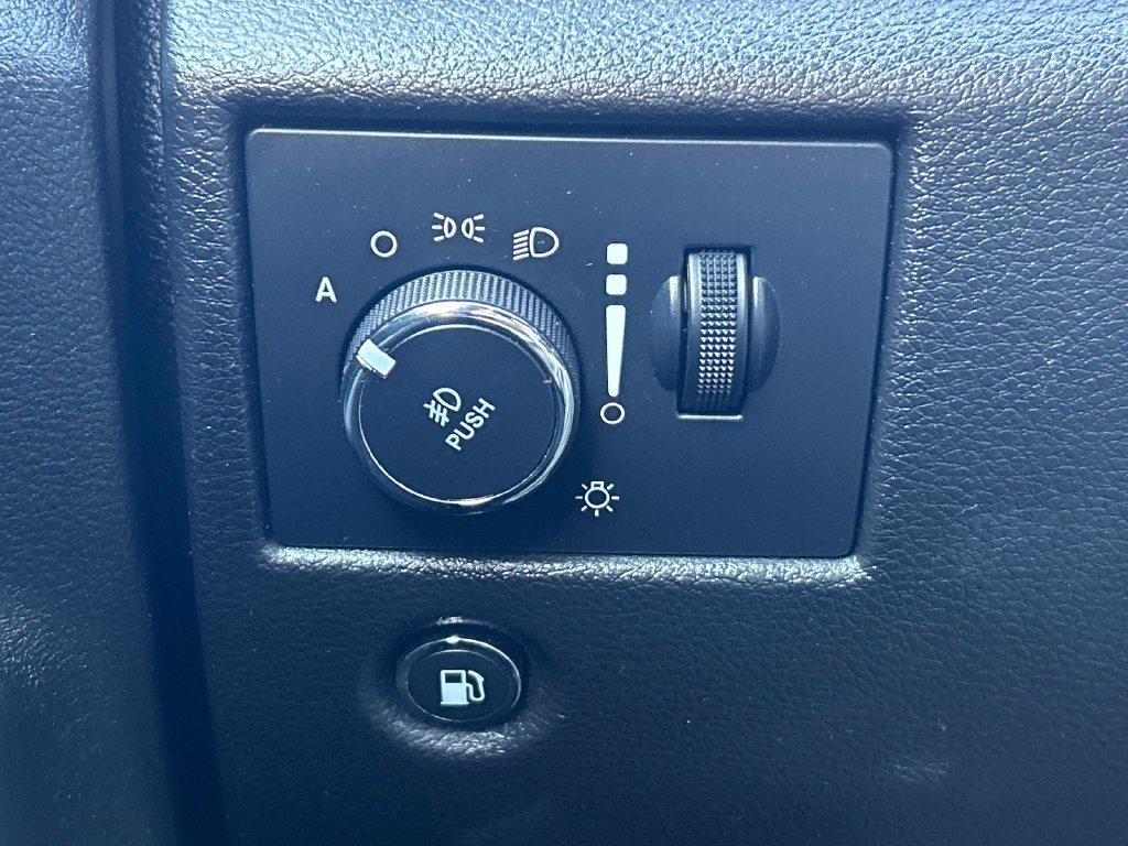 Used 2021 Black Jeep Laredo E image 29