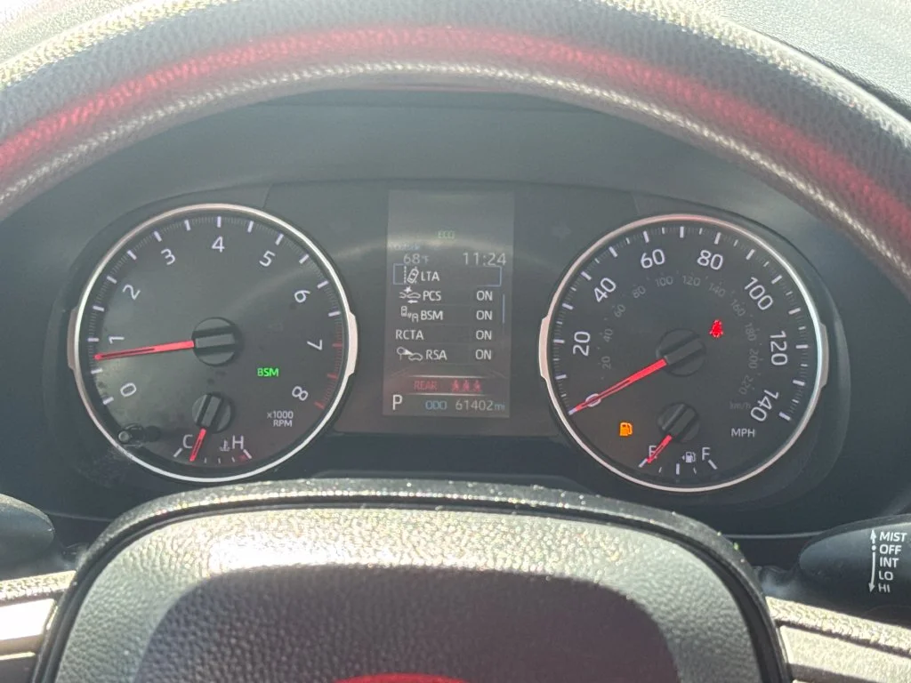 Used 2021 Silver Toyota XLE image 18