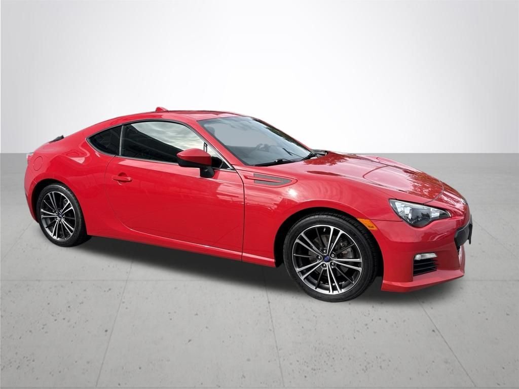 Used 2016 Red Subaru Premium image 4