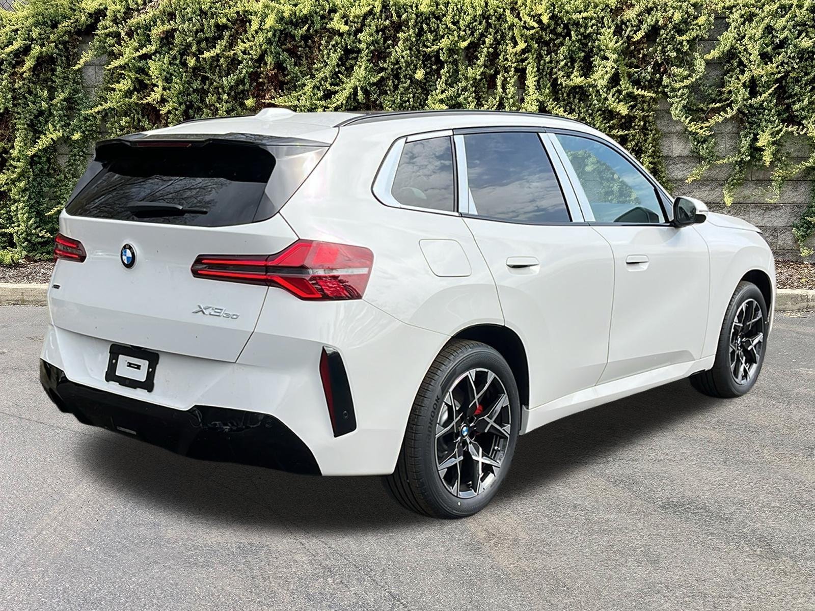 New 2026 Alpine White BMW 30 xDrive image 6