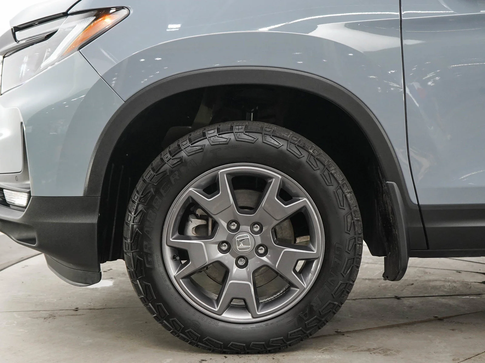 Used 2024 Sonic Gray Honda TrailSport AWD image 30