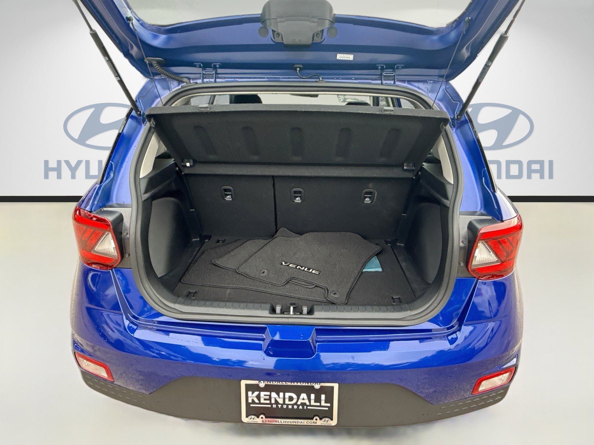 Used 2024 Intense Blue Hyundai SE image 23