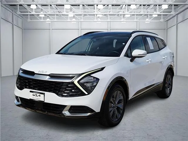 Used 2023 White KIA SX Front-Wheel Drive image 1