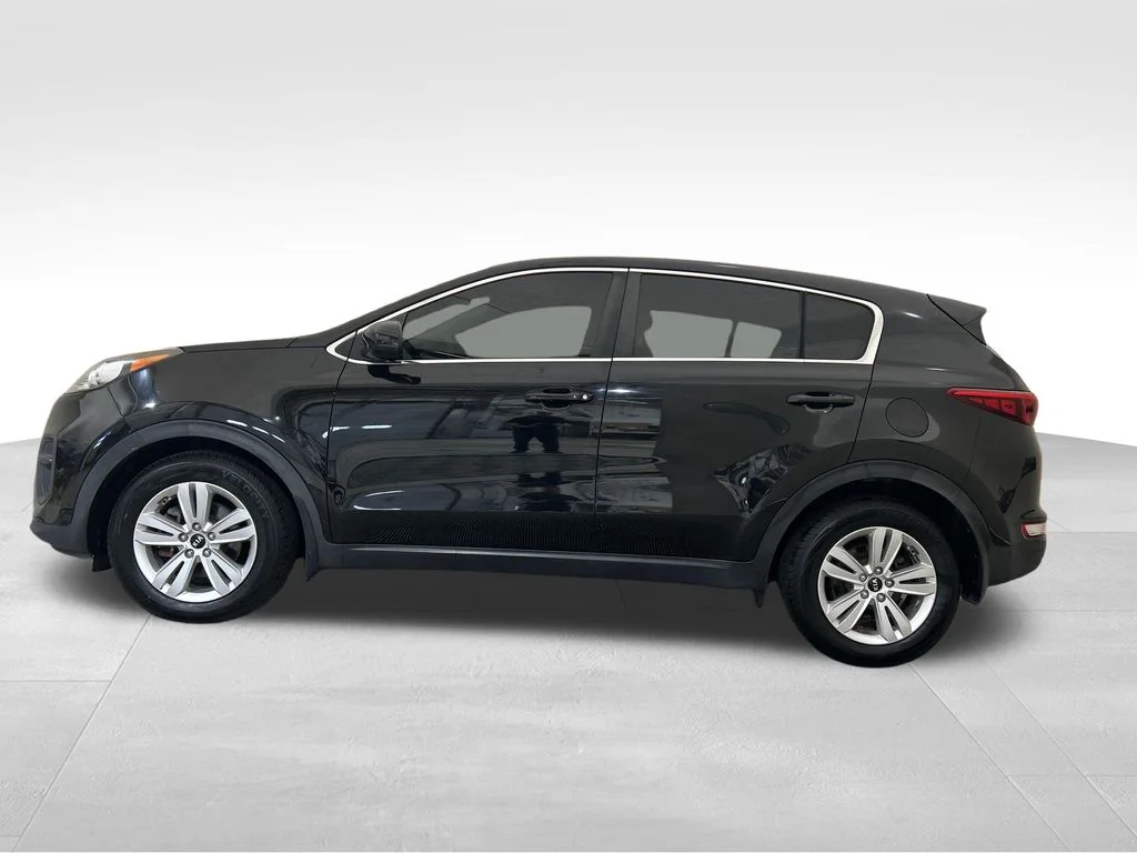 Used 2017 Red Kia LX image 2