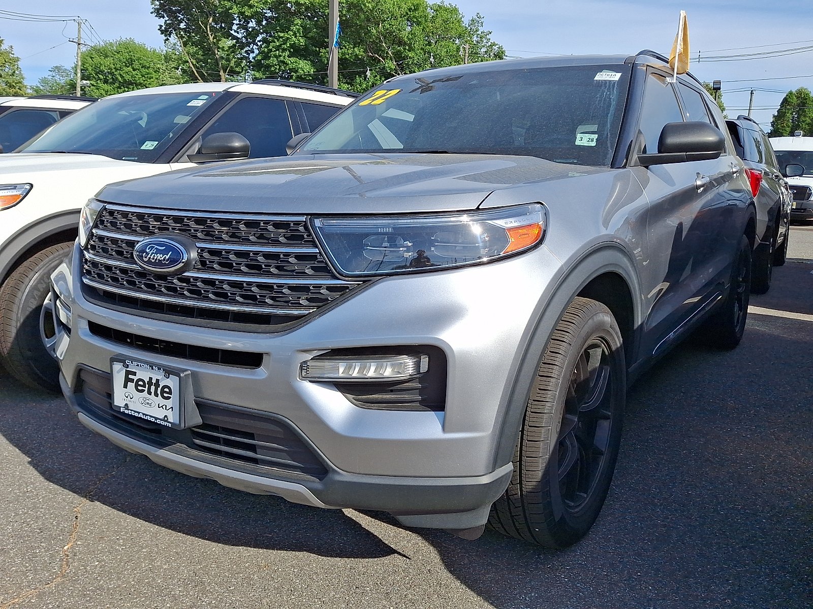2022 Ford Explorer XLT 4WD's photo