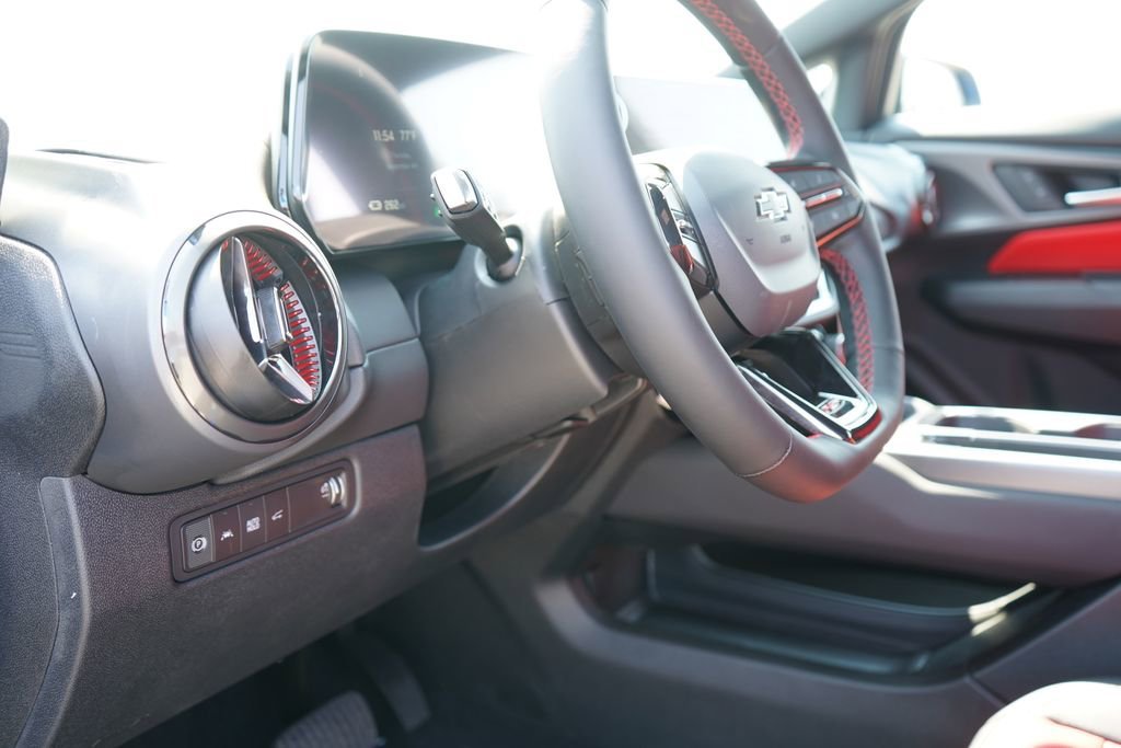 2025 Chevrolet Equinox EV RS - Photo 15