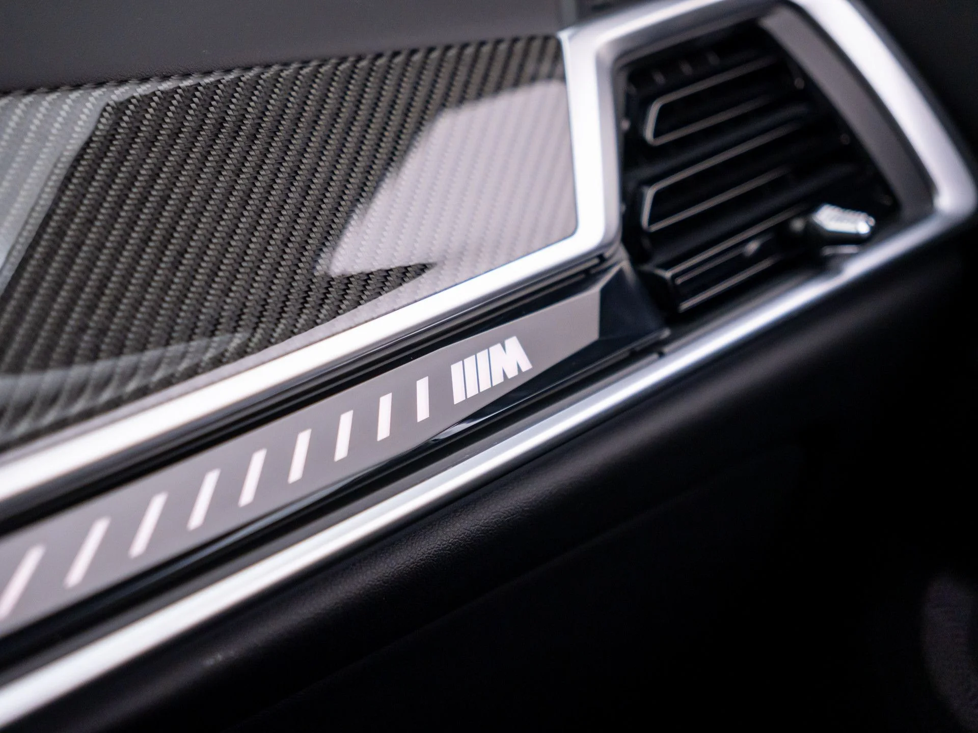 Certified Used 2025 Gray BMW M60i image 34