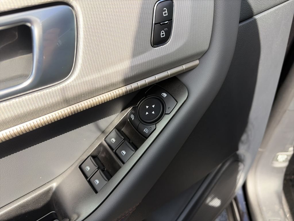 New 2027 Agate Black Metallic Ford Active image 18