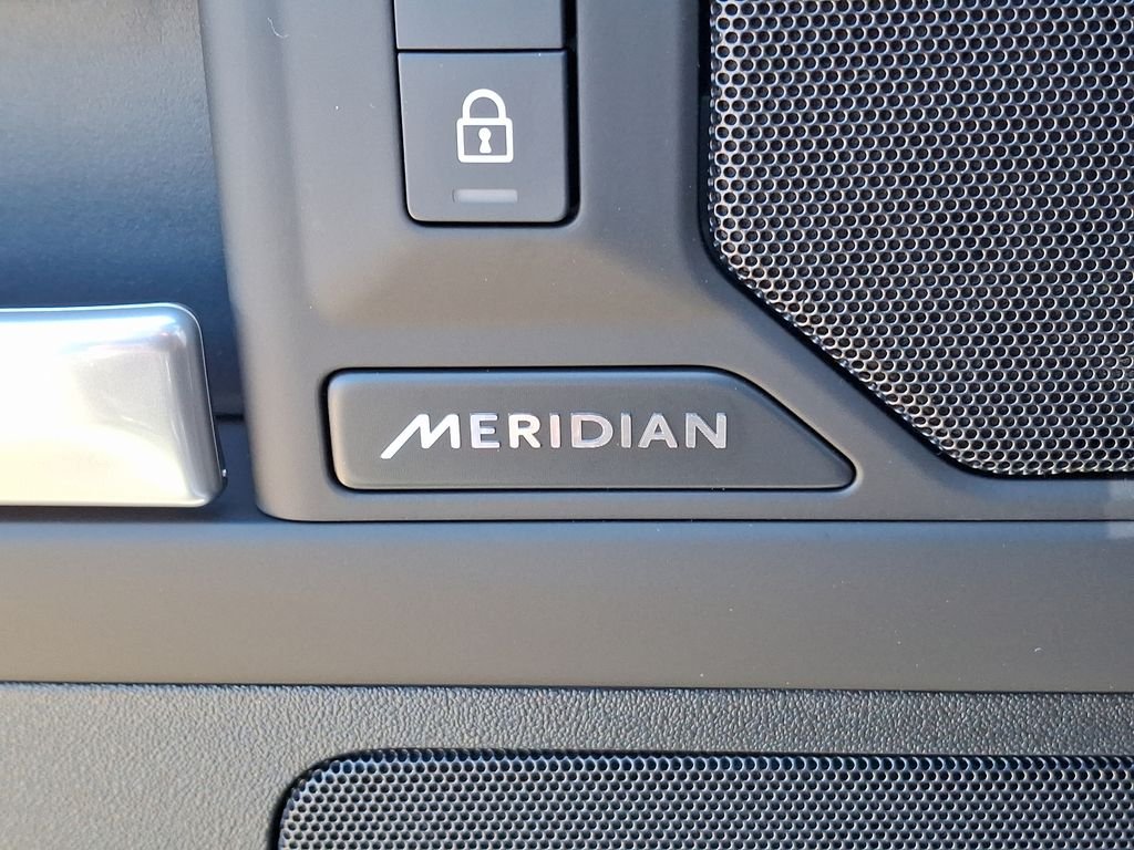 2025 Land Rover Defender S - Photo 20