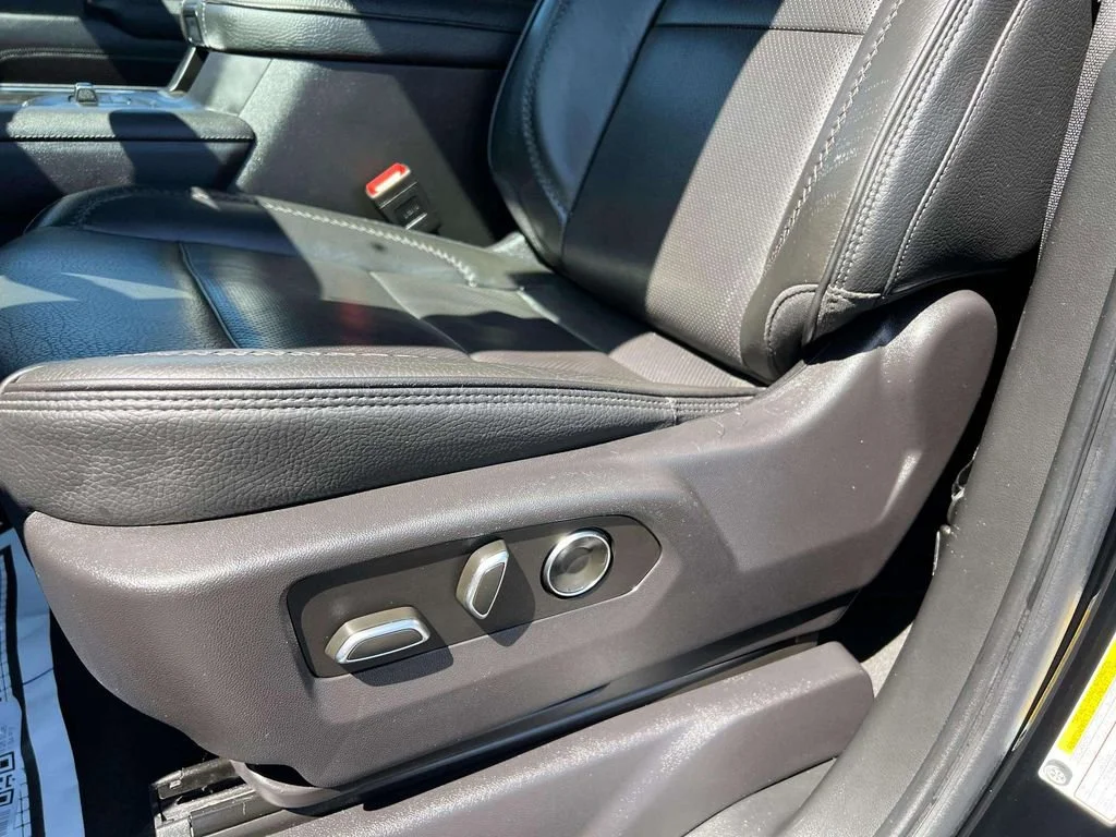 Used 2025 Onyx Black GMC Denali image 18