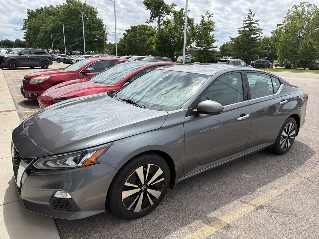 2021 Nissan Altima 2.5 SV's photo