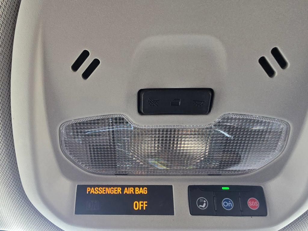 Used 2024 Summit White Chevrolet LT image 31