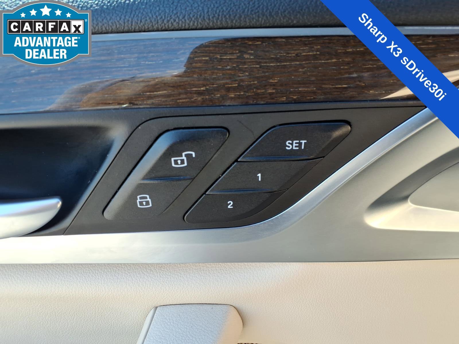 Used 2022  BMW sDrive30i image 17
