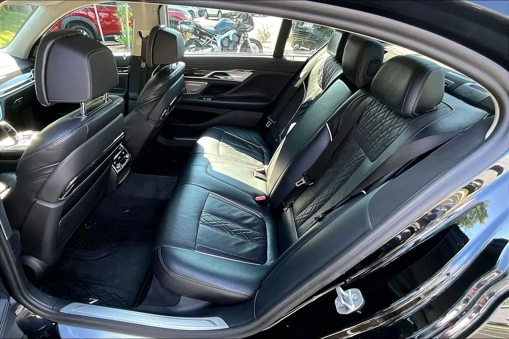 Used 2022 Black BMW 740i image 28
