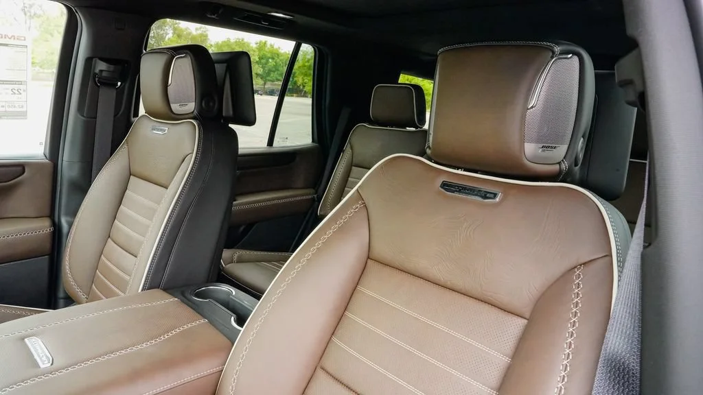 2026 GMC Yukon Denali Ultimate - Photo 15
