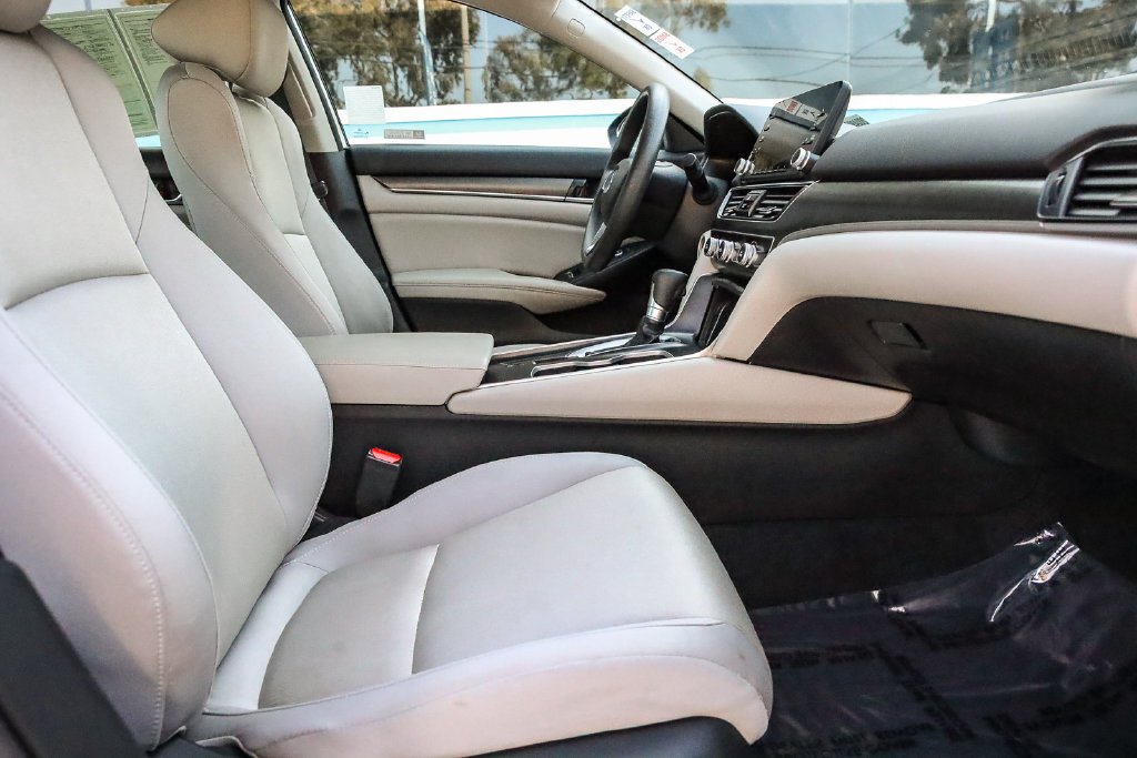 Used 2020 Platinum White Pearl Honda LX image 16